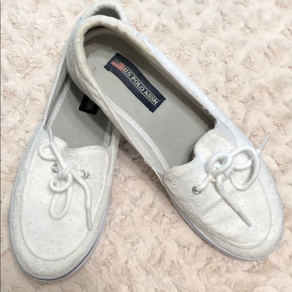 U.S. Polo Association White Eyelet covered loafers - Picture 1 of 7